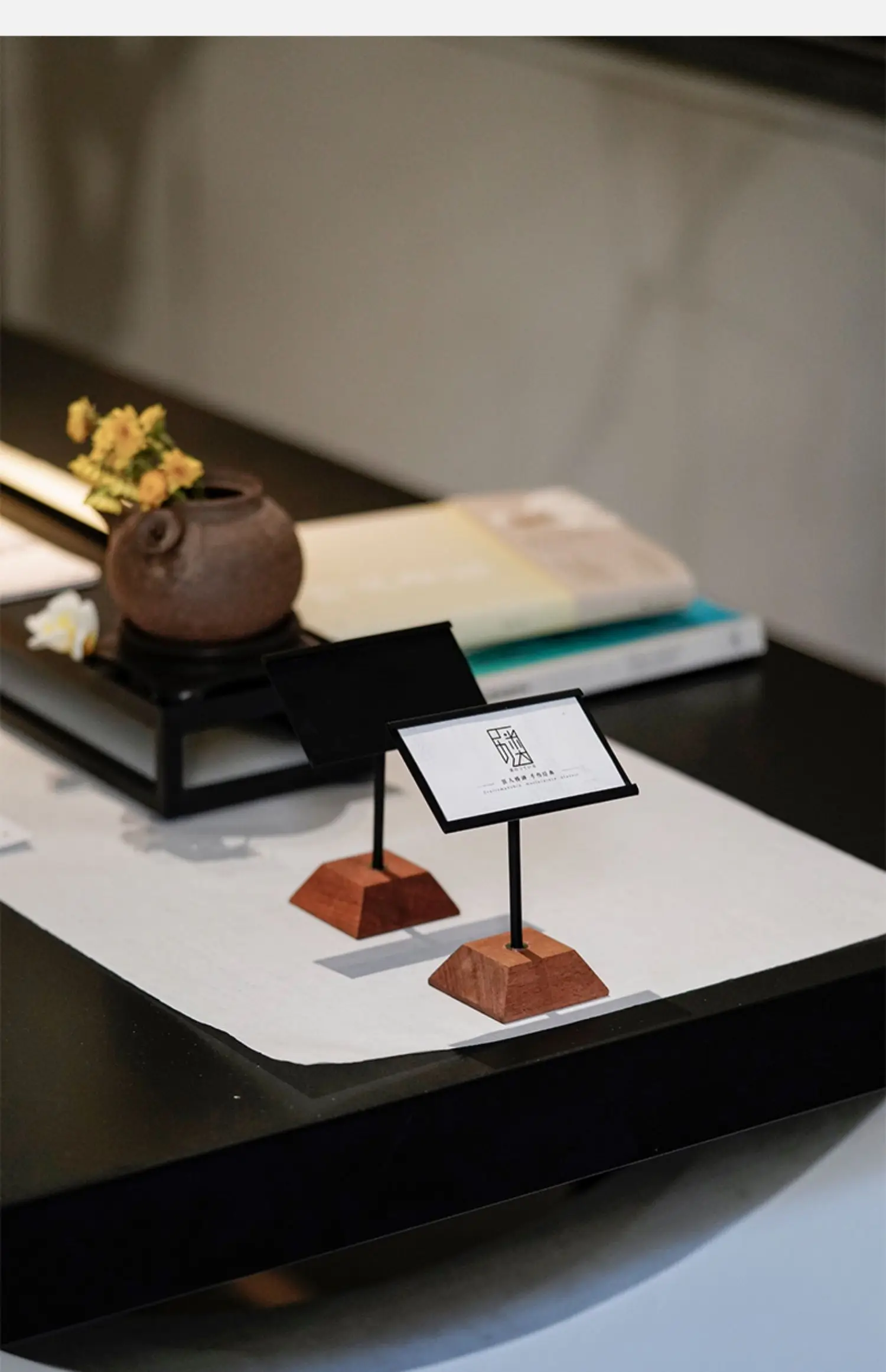 Factory Supply Vertical Metal Solid Wood Price Tag Dessert Label Display Stand Pop Sign Holder