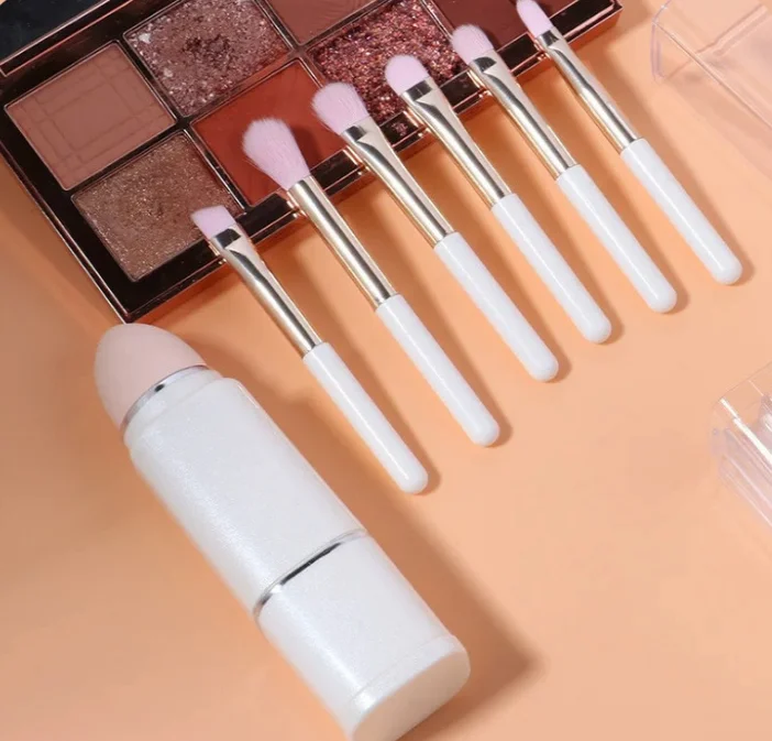 2023 Hot 8-in-1 Portable Makeup Brush Set Supports Trademark Custom Retractable Lip Brush Foundation Mix Brush Box