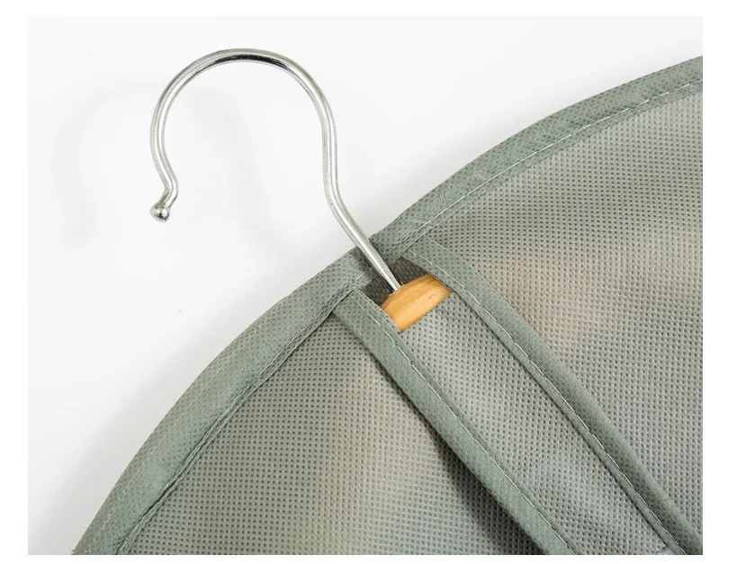 Wholesale of popular nonwoven transparent window dustproof clothing covers,coat and suit covers,fur coat storage hanging pockets