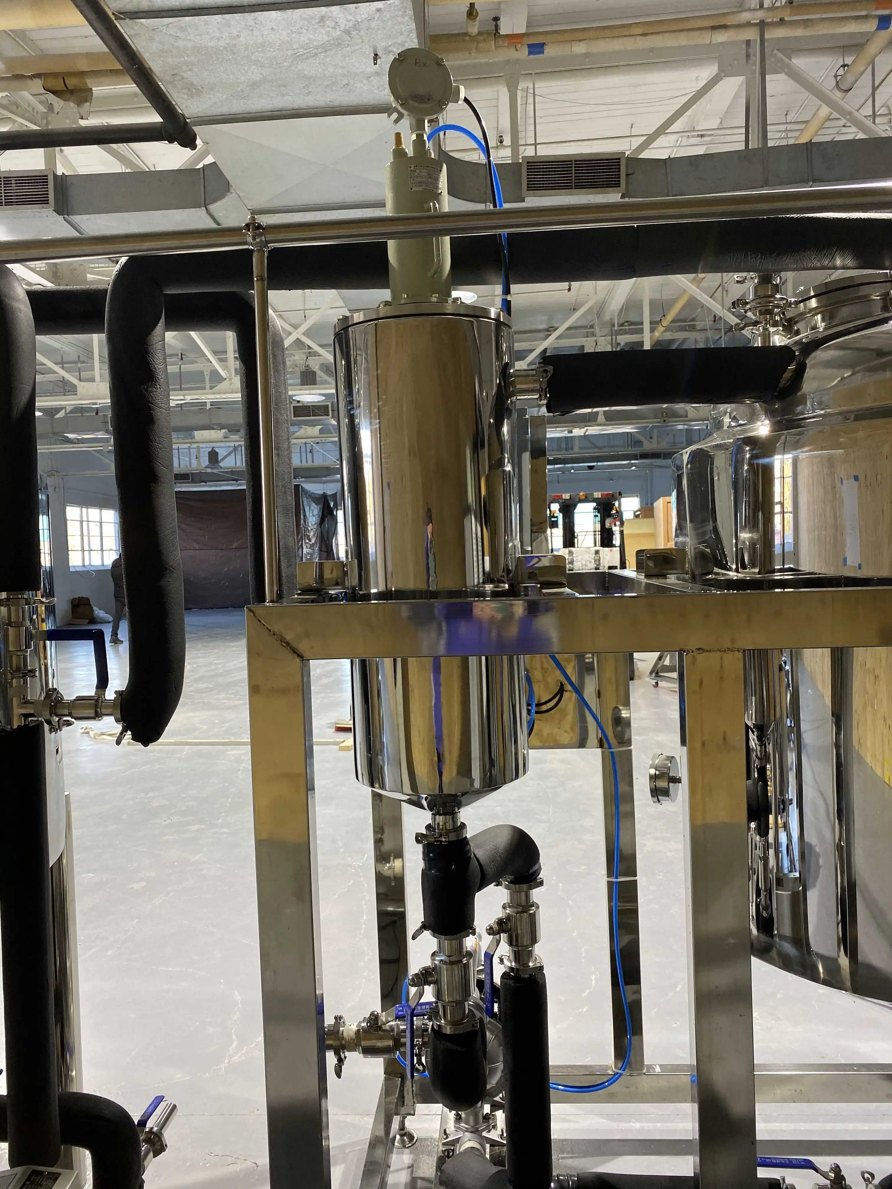 Multi-functional CBD crude oil ultrasonic extraction equipment Chemical and pharmaceutical machinery factory sale Juyuan
