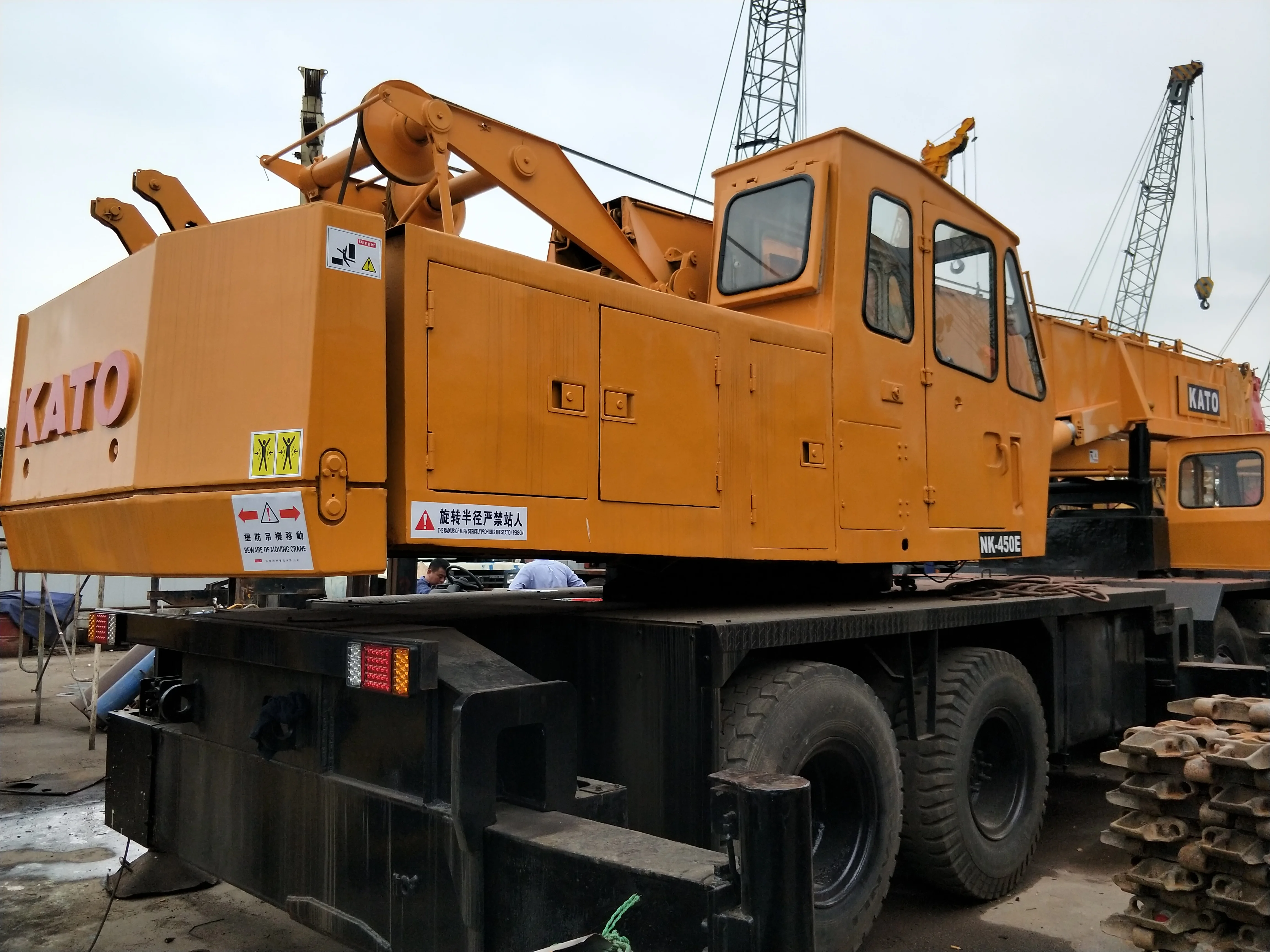 used kato 45ton crane nk450e Kato nk-400e nk500e truck