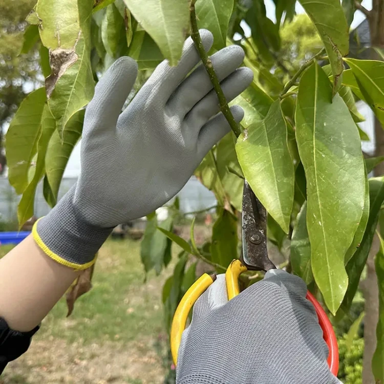 Light Weight Nylon or Polyester Knitted Seamless Gloves Combined With Unique Polyurethane Palm Coating