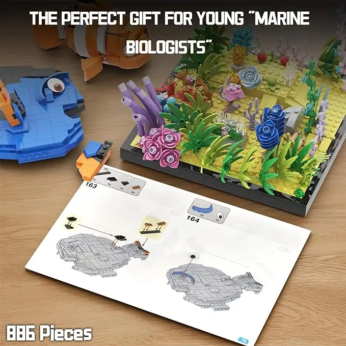 Sea World building block set, with Royal Blue Tang, clown fish, coral and aquatic plants, fish tank model suitable for all ages.