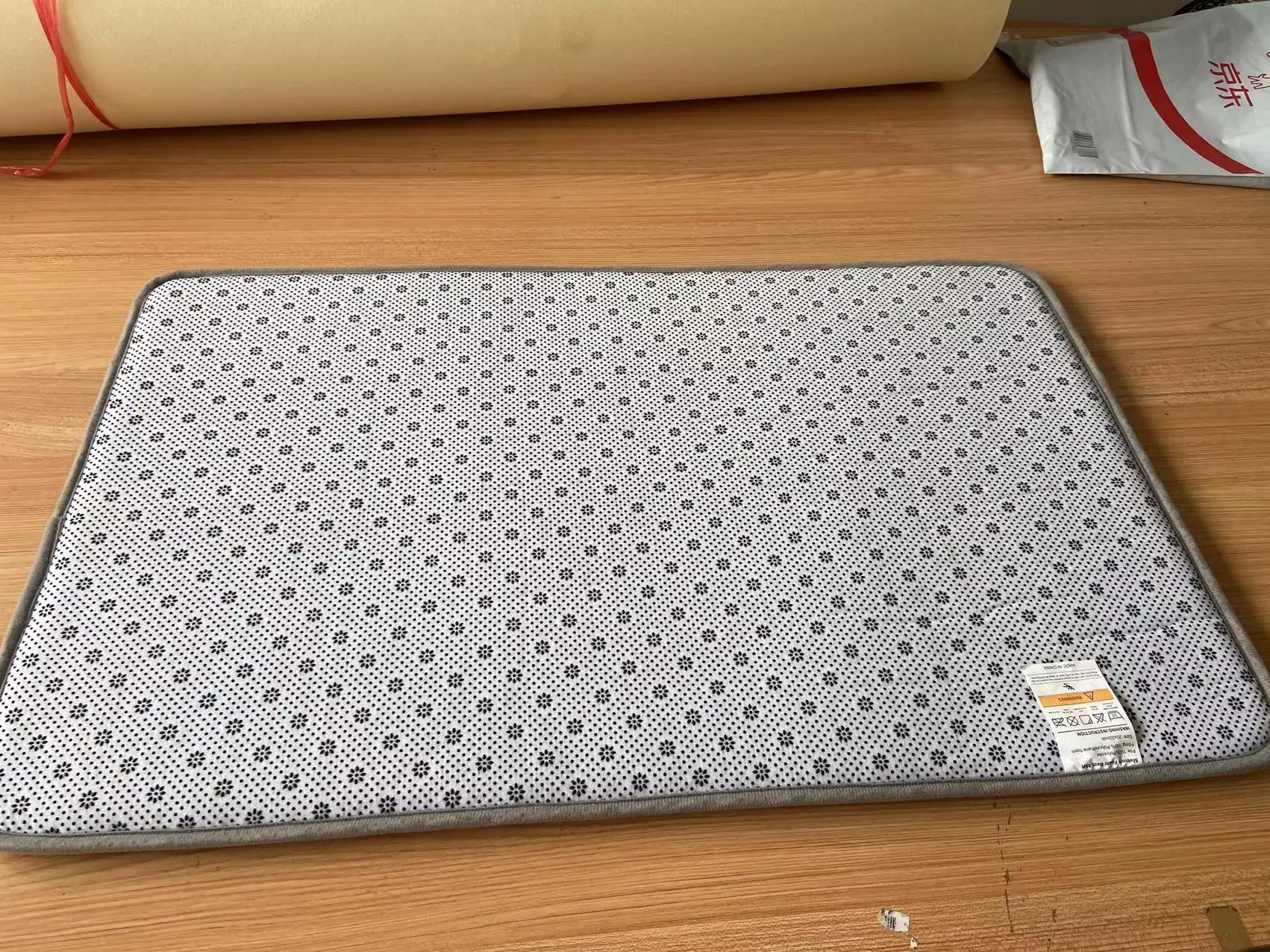 Free Sample Tub and Shower Memory Foam Bath Mat  with Soft Velvet Top Layer And Cushioning Memory Foam with PVC Dot Bottom