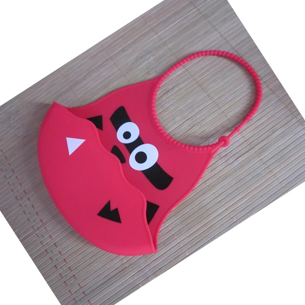 New cute cartoon Non-toxic soft waterproof washable baby silicone bibs