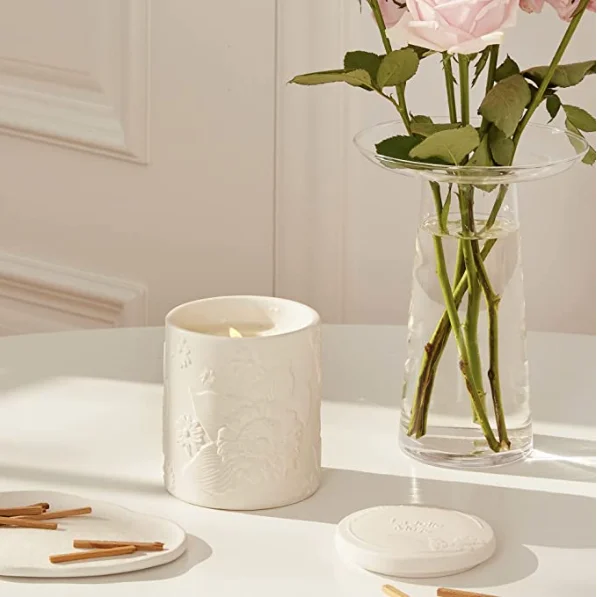 Factory Direct Sales Classical White Luxury Aromatherapy Candles Household Lids Ceramic Scented Candle