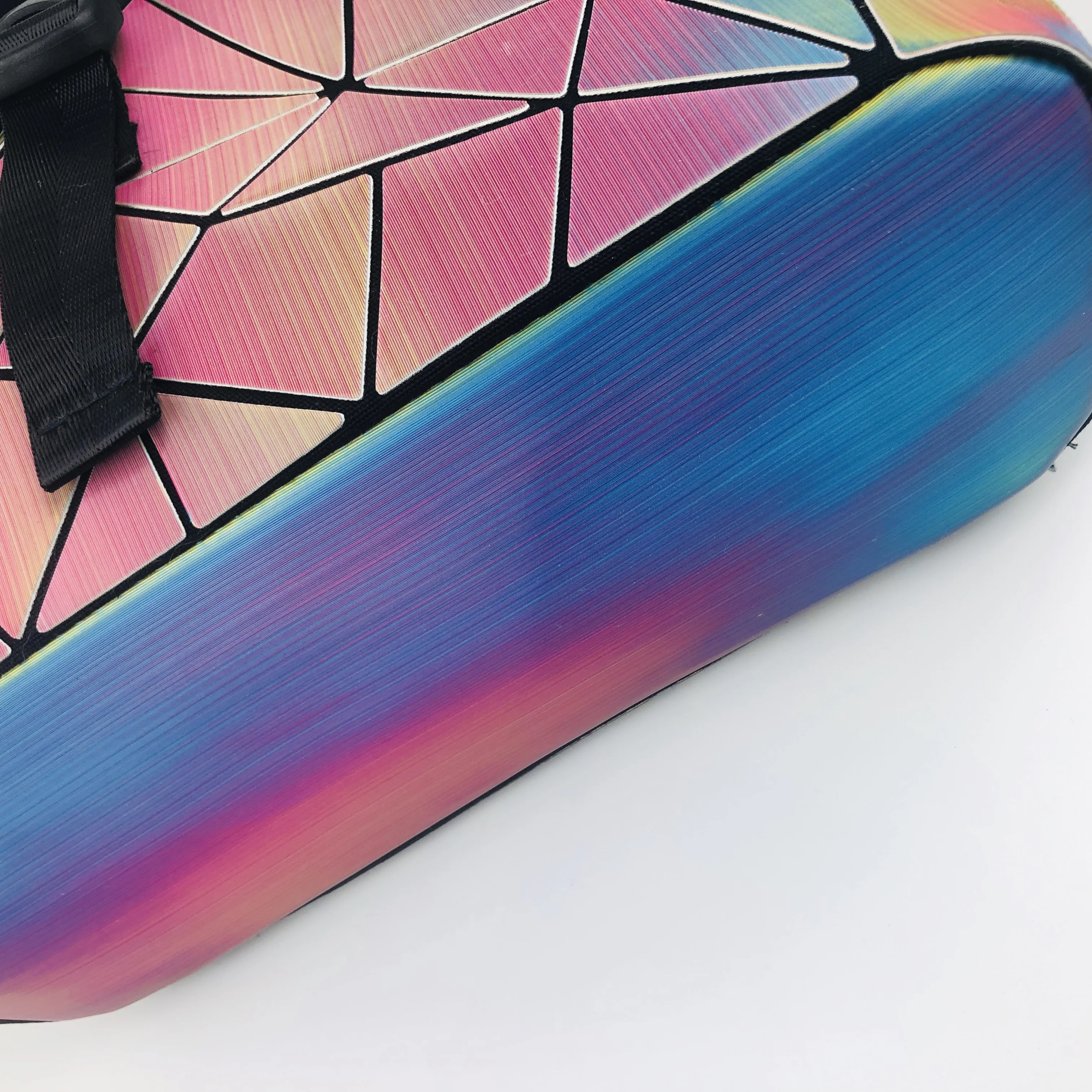 summer 2024 New Fashion  Luxury color change rainbow rucksac triangle reflective geometric 3D rainbow backpack