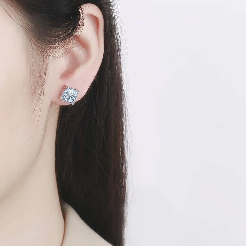 S925 Sterling Silver Square Diamond Four Claw Earrings for Men and Women Super Flash Single Diamond Senior Sense Earrings