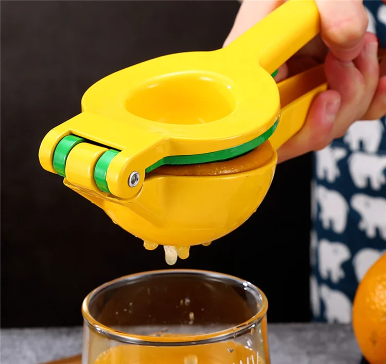 Amazon Top portable lemon lime squeezer mini manual metal fruit citrus juicer hand press manual lemon squeezer