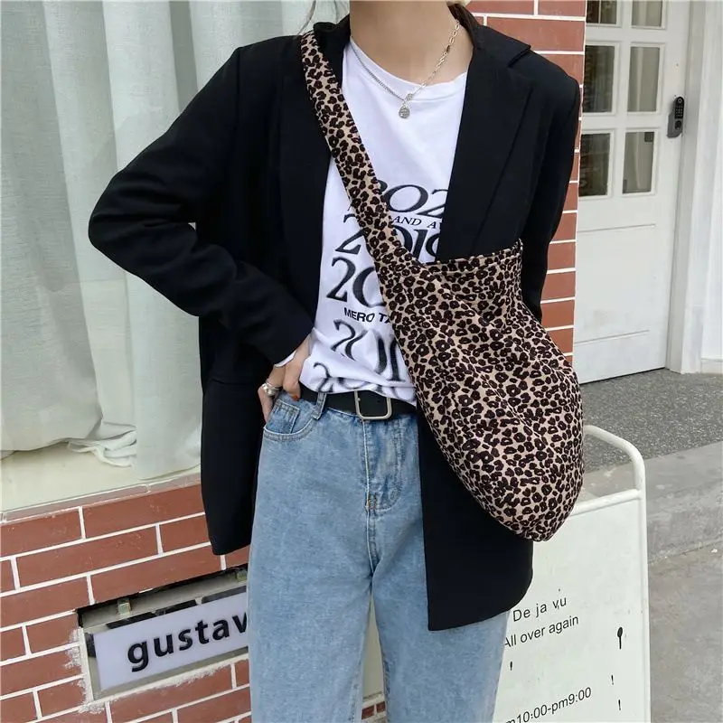 2024 Western Style Small Leopard Print Diagonal Large Capacity Shoulder Shopping Bag Fashionable Canvas Women Bag