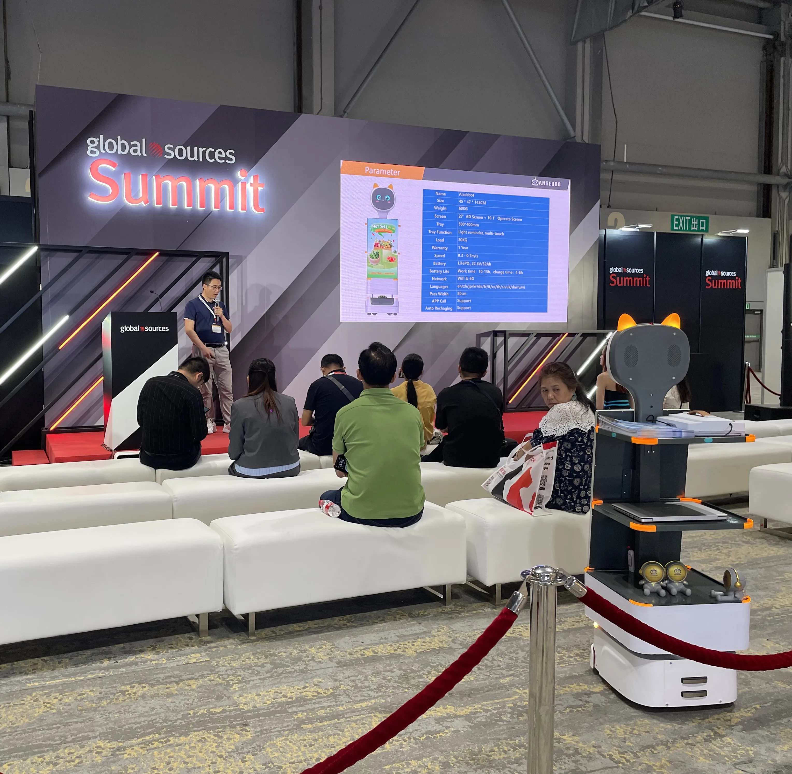 AI Robot Led Advertise Auto Mobile Digital Advertising With HD Screen Exhibition Booth For Exhibition Advertising
