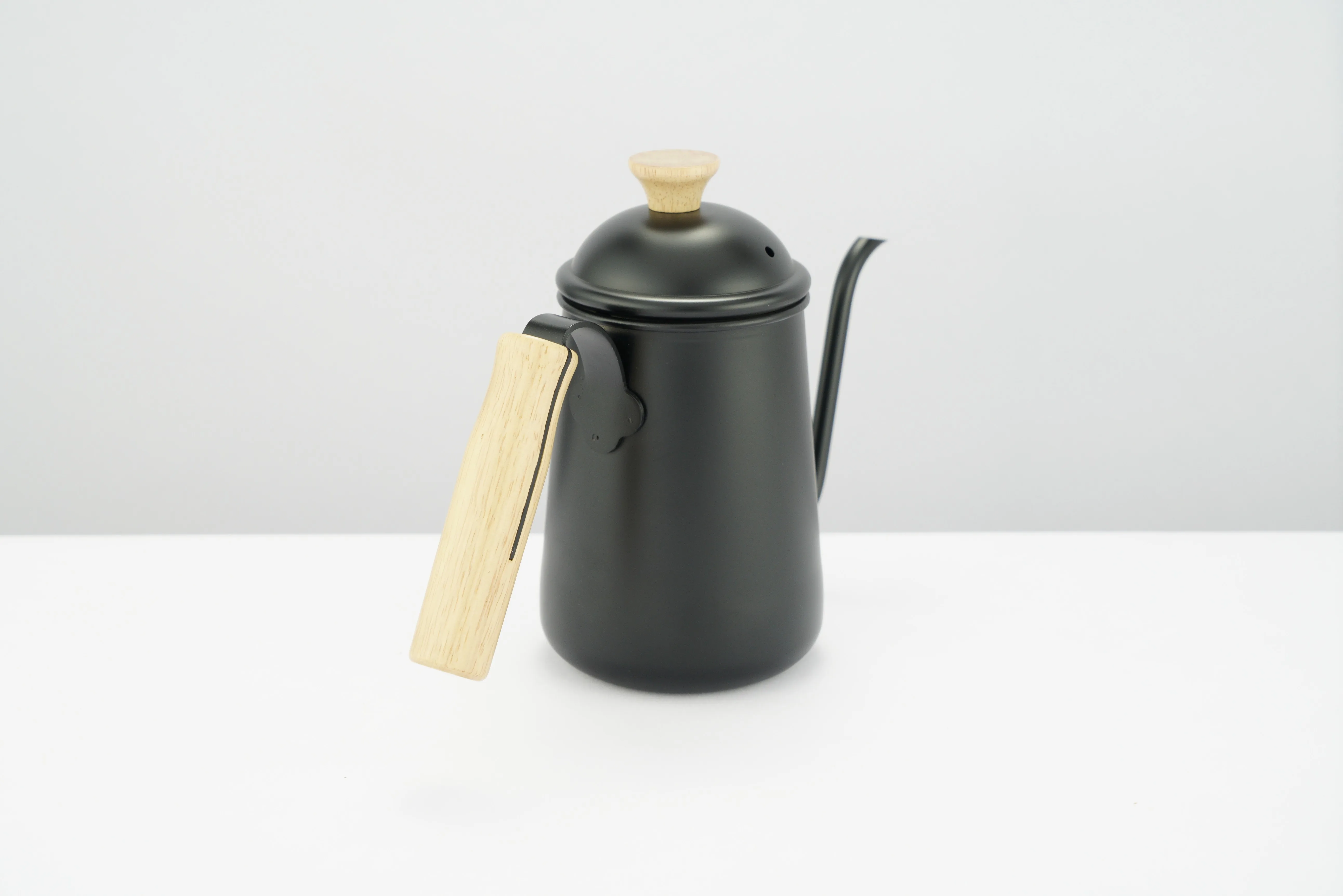 Japanese Style 600ml Stainless Steel Pour over Drip Coffee Kettle Portable with Black Safety Coating Wooden Handle Kitchen Set