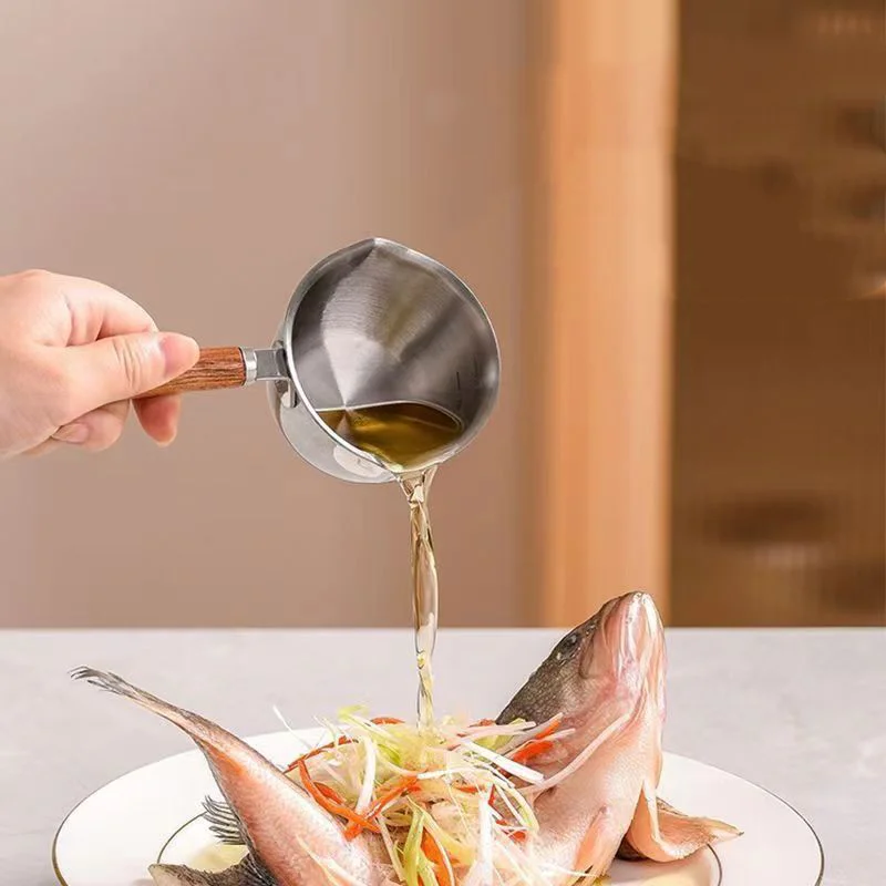 Small Stainless Steel Oil Splashing Pot With Anti-scald Wood Handle Mini Milk Pan For Dripping Oil Pouring Pot