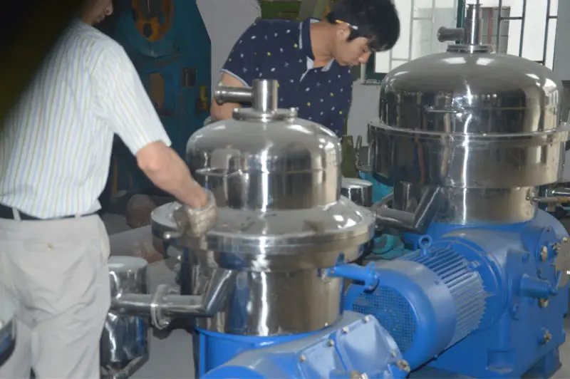 Full automatic 2000L/H milk skimmer machine