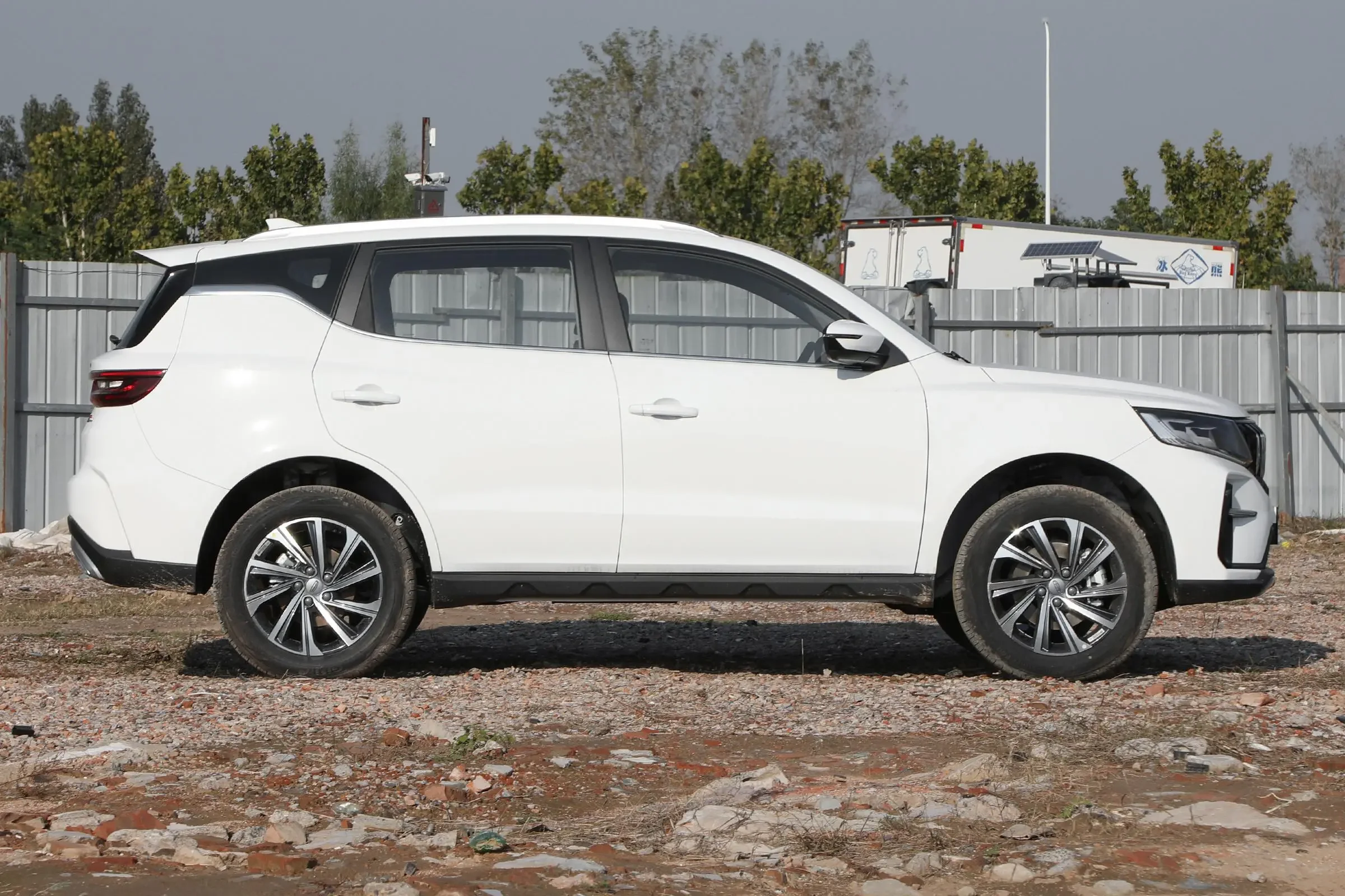 Лидер продаж низкая цена внедорожник новый автомобиль 2022 бензиновый Geely YuanJing X6 2021 PRO 1 4 T ручной роскошный для продажи