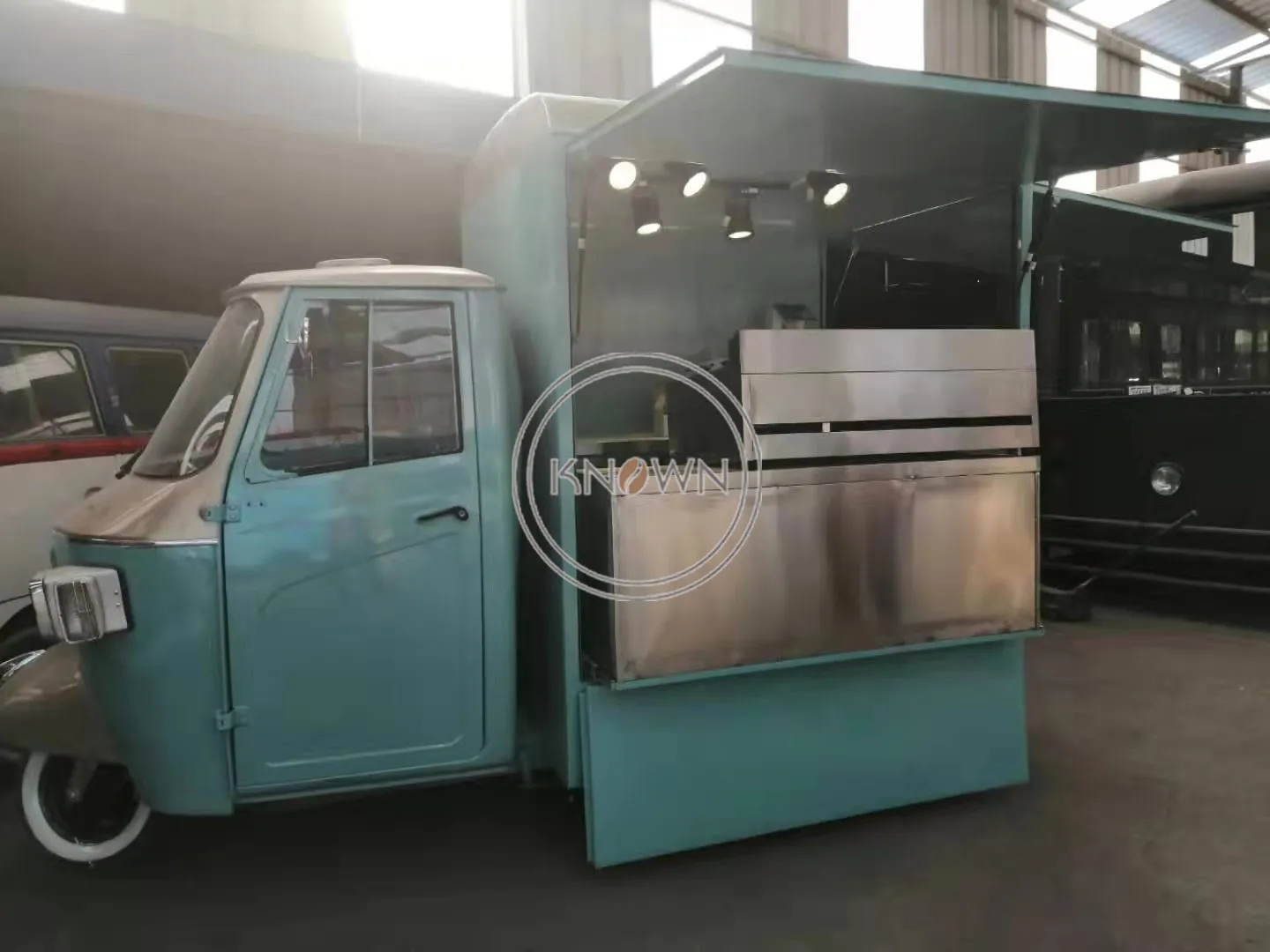 OEM CE Approved Electric Tricycle Food Truck 3 Wheel Street Fast Food Cart for Vending Snack Hot Dog Vending Van