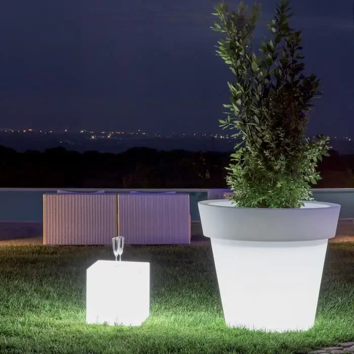 Wholesale Decoration Illuminated Planter Home Garden Illuminated LED Light Flower Pot
