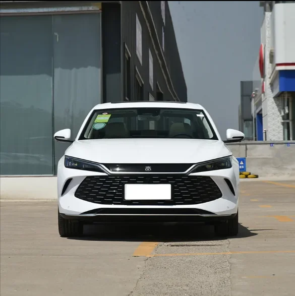 Byd QinL Qin L Dm-I 2023 Lingxian Edition 120 км отличная версия в наличии теперь Plus Plug-in Hybrid