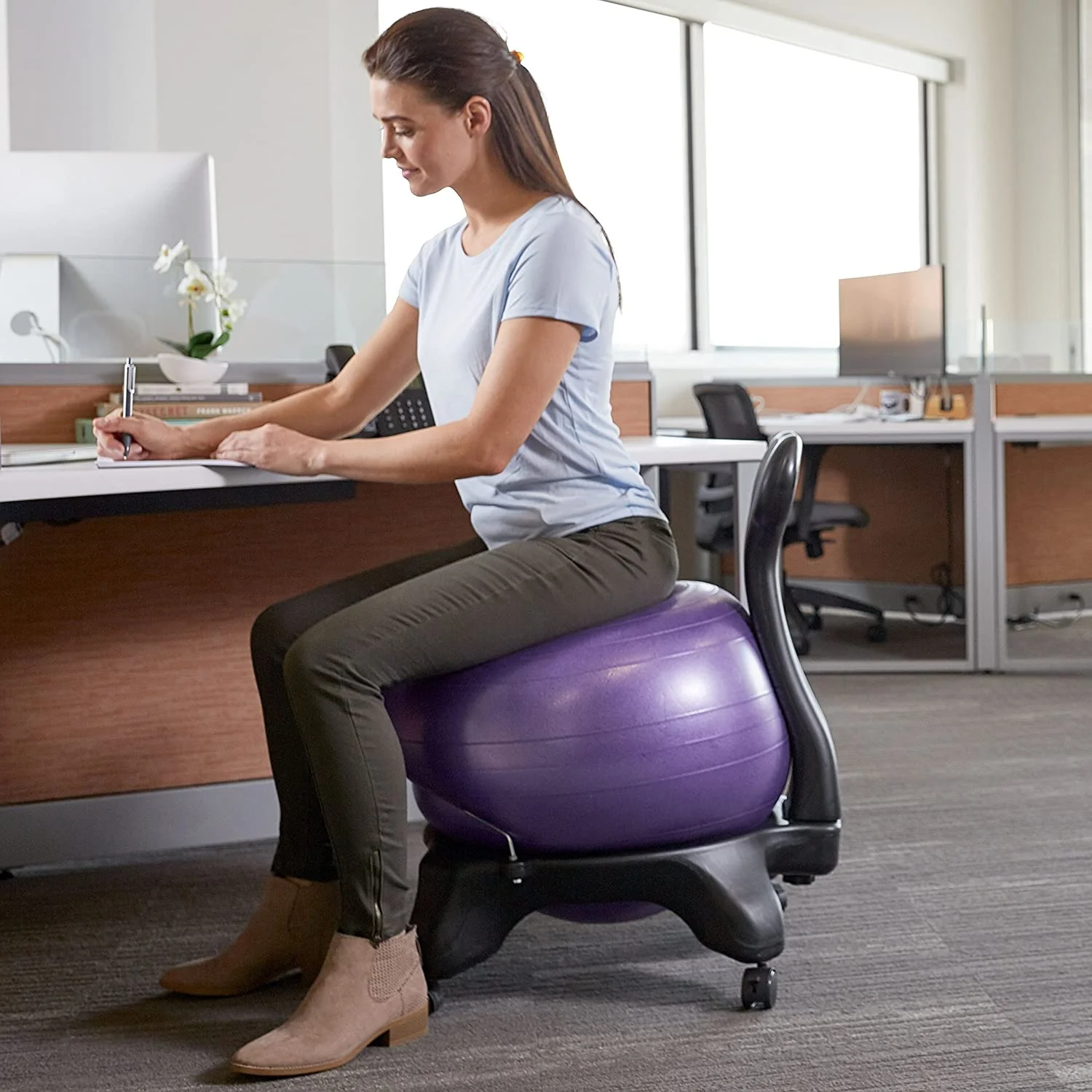 Classic balance ball chair sports stable yoga ball advanced ergonomic chair, suitable for home and office tables yoga ball chair