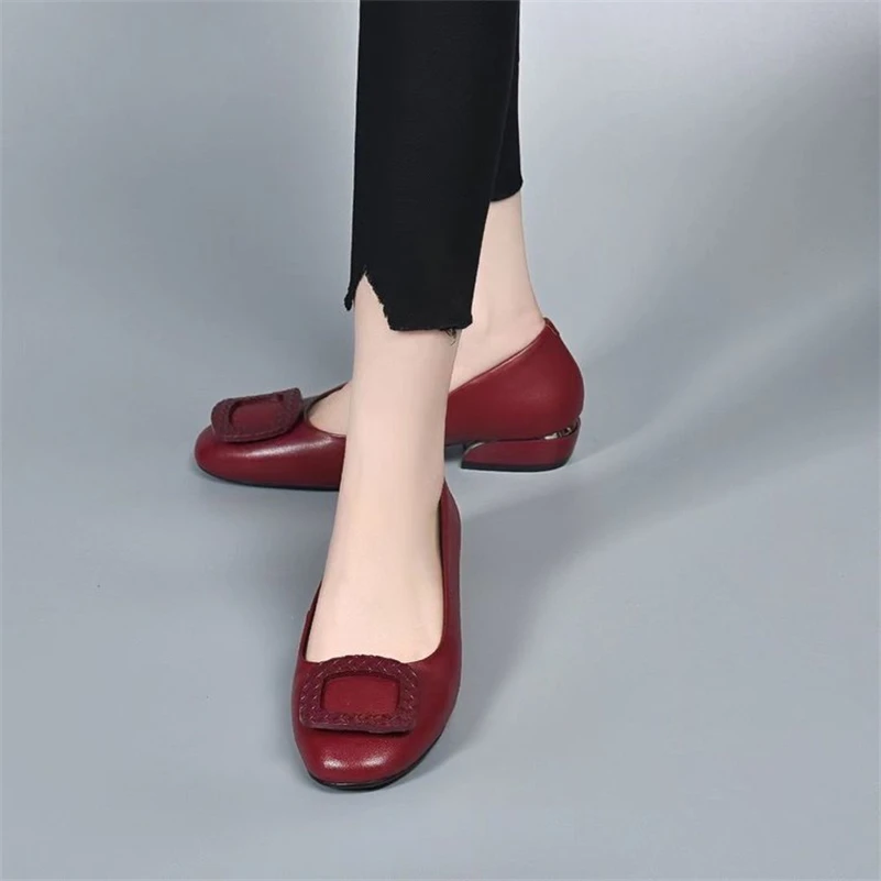 Women Flat Shoes New Fashion Soft Comfortable Sole Casual Ladies Beautiful Pu Upper Leather Shoes Loafers