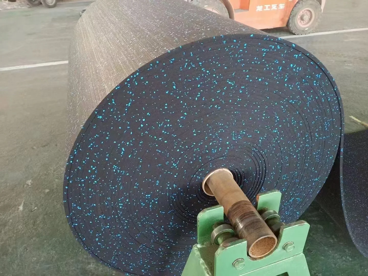 Wholesale high quality roll rubber mat gym accessories rubber flooring mat