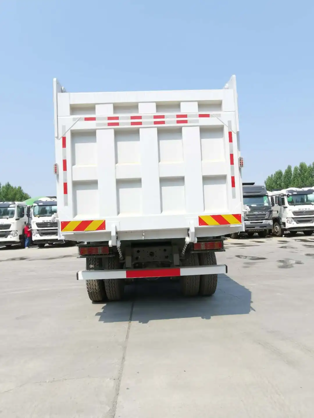 While color tipper truck for heavy duty truck use