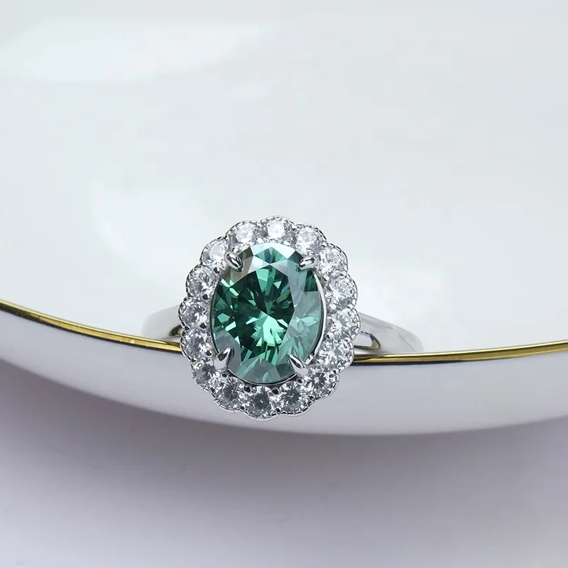 Luxury Fine Jewelry 925 Sterling Silver Classic Gemstone Ring with Emerald Oval Moissanite Trendy Pattern