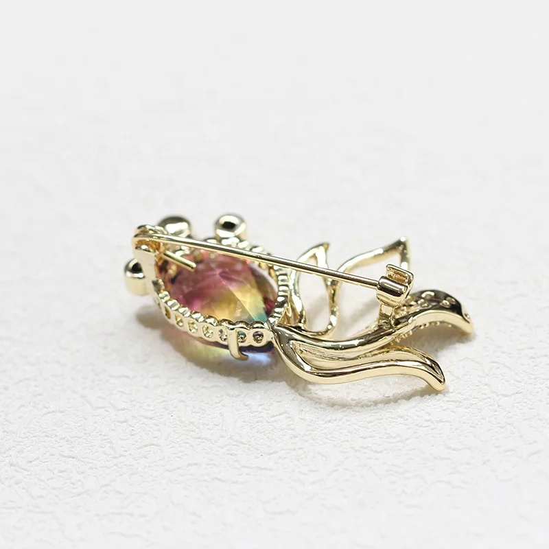 
Creative Crystal Goldfish Brooch Wholesale Fish Pin Latest Design Fashion Women Jewelry 
