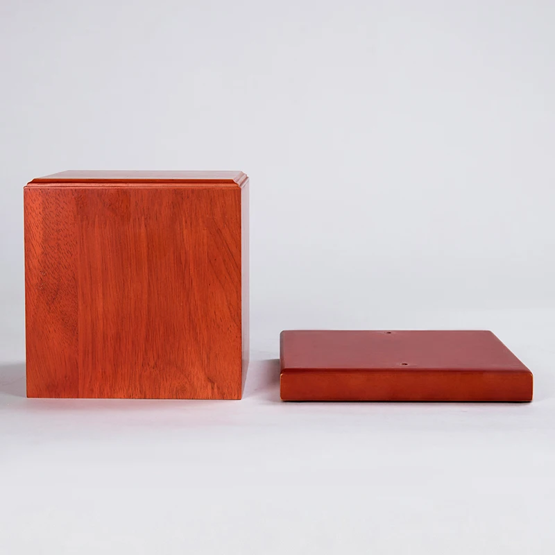 Деревянная погребальная урна ручной работы на заказ