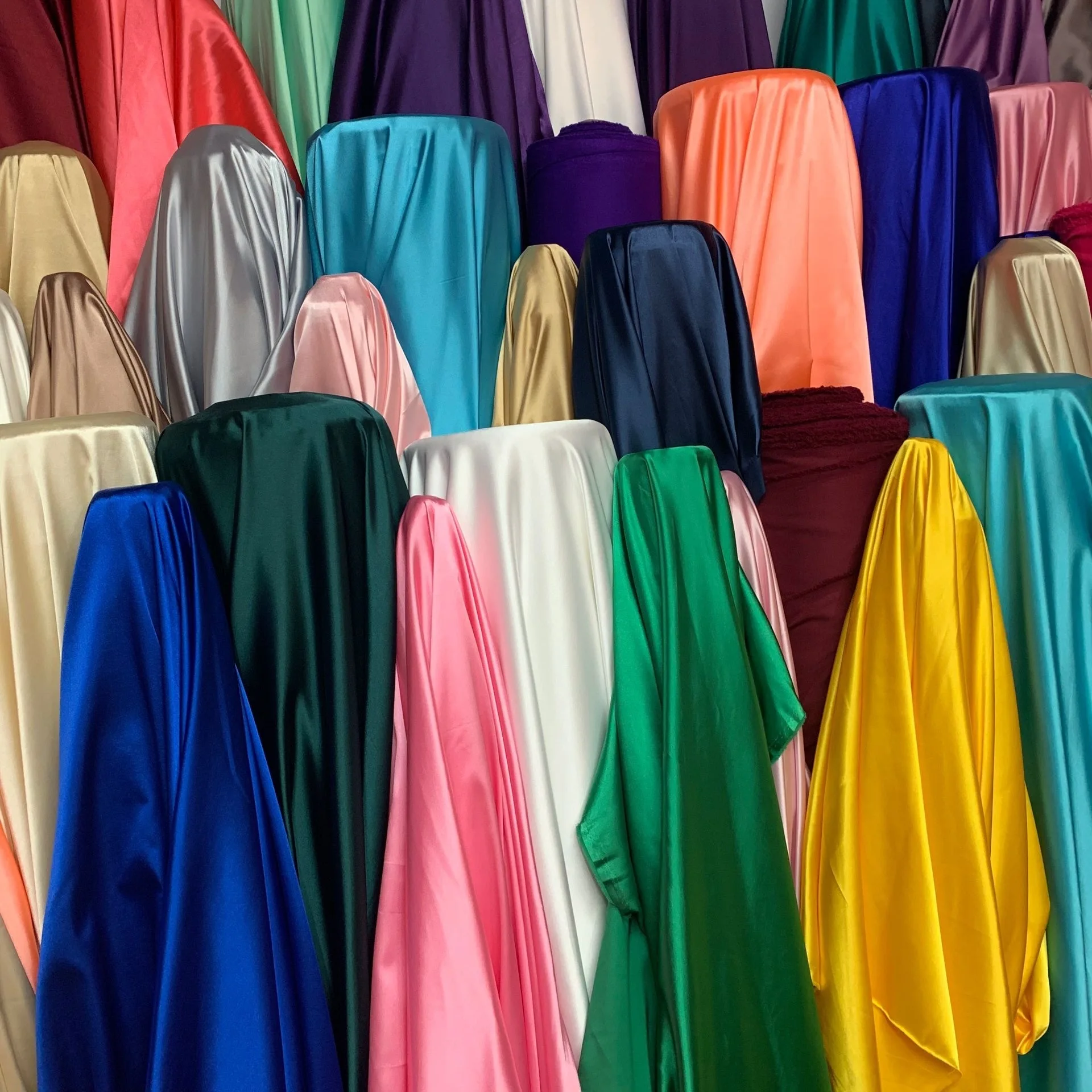 Cheap price 75d Polyester satin fabric lining fabric for dress pajamas wedding decorations