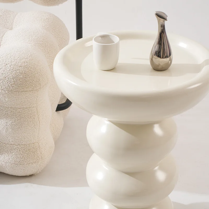 Design sense cream style edge table Creative and minimalist small round table Bedside sofa mini coffee table