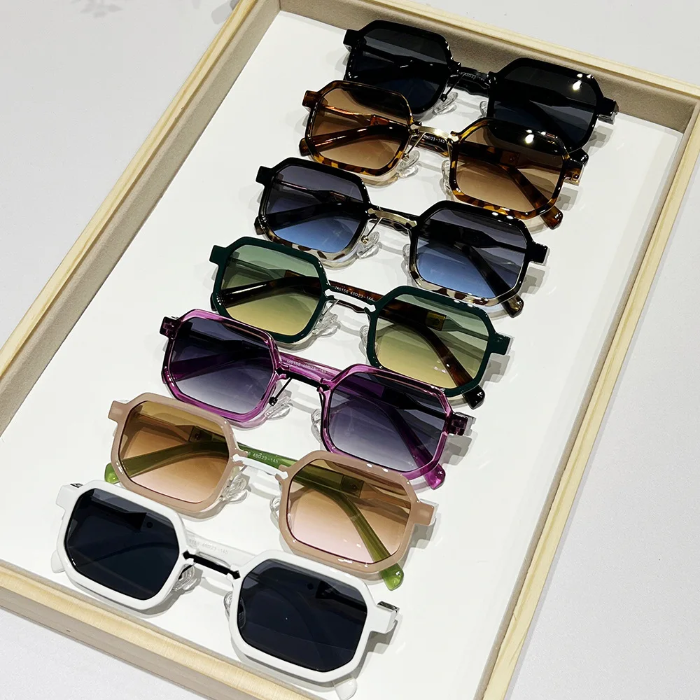 Newest Vintage Small Square Frame Sunglasses Hip-hop Fashion European and American UV400 Protection Shades Glasses