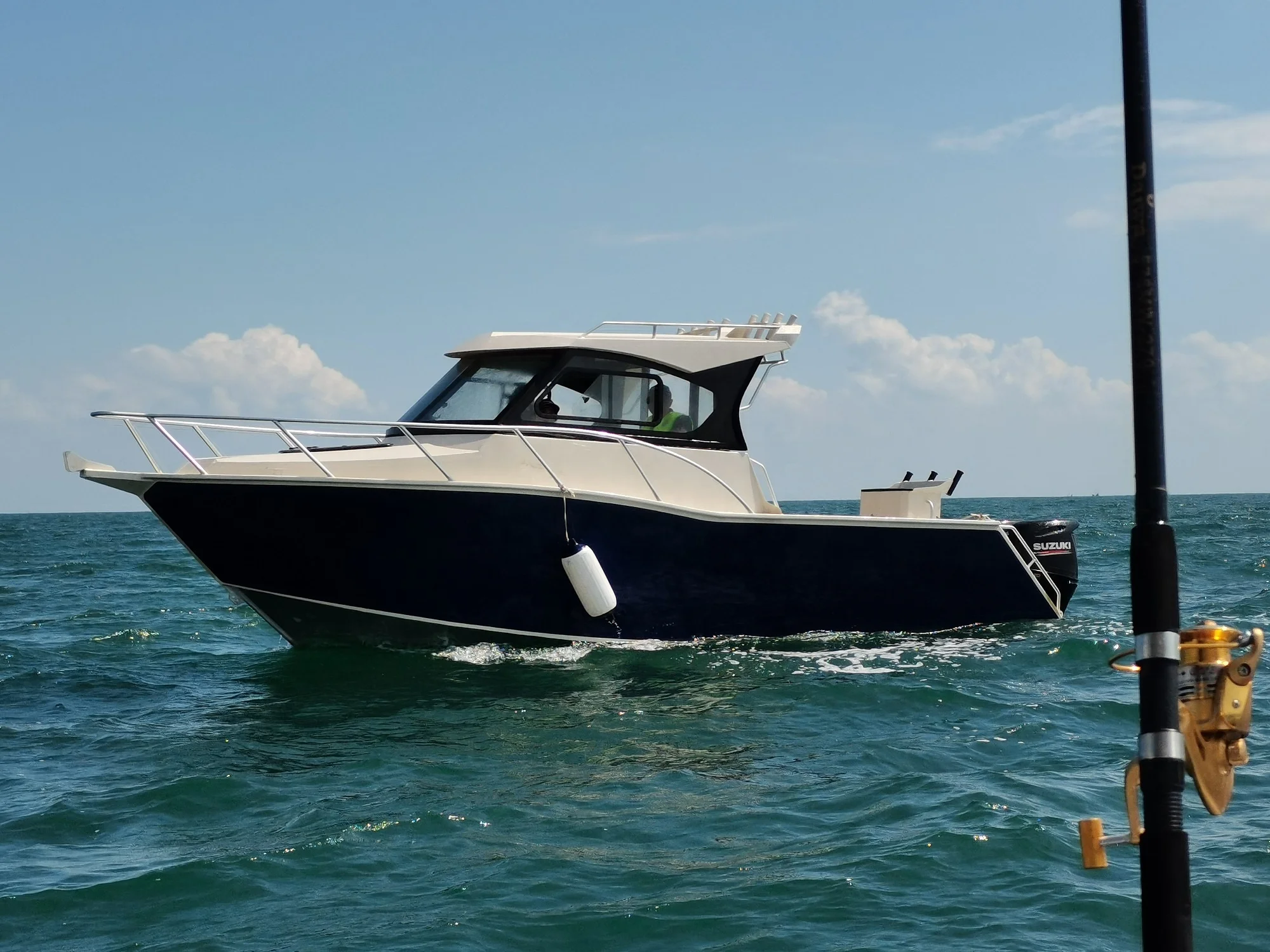 New Design Boat 7.5m Luxury Yacht Enclosed Cabin Aluminum Fishing Boat