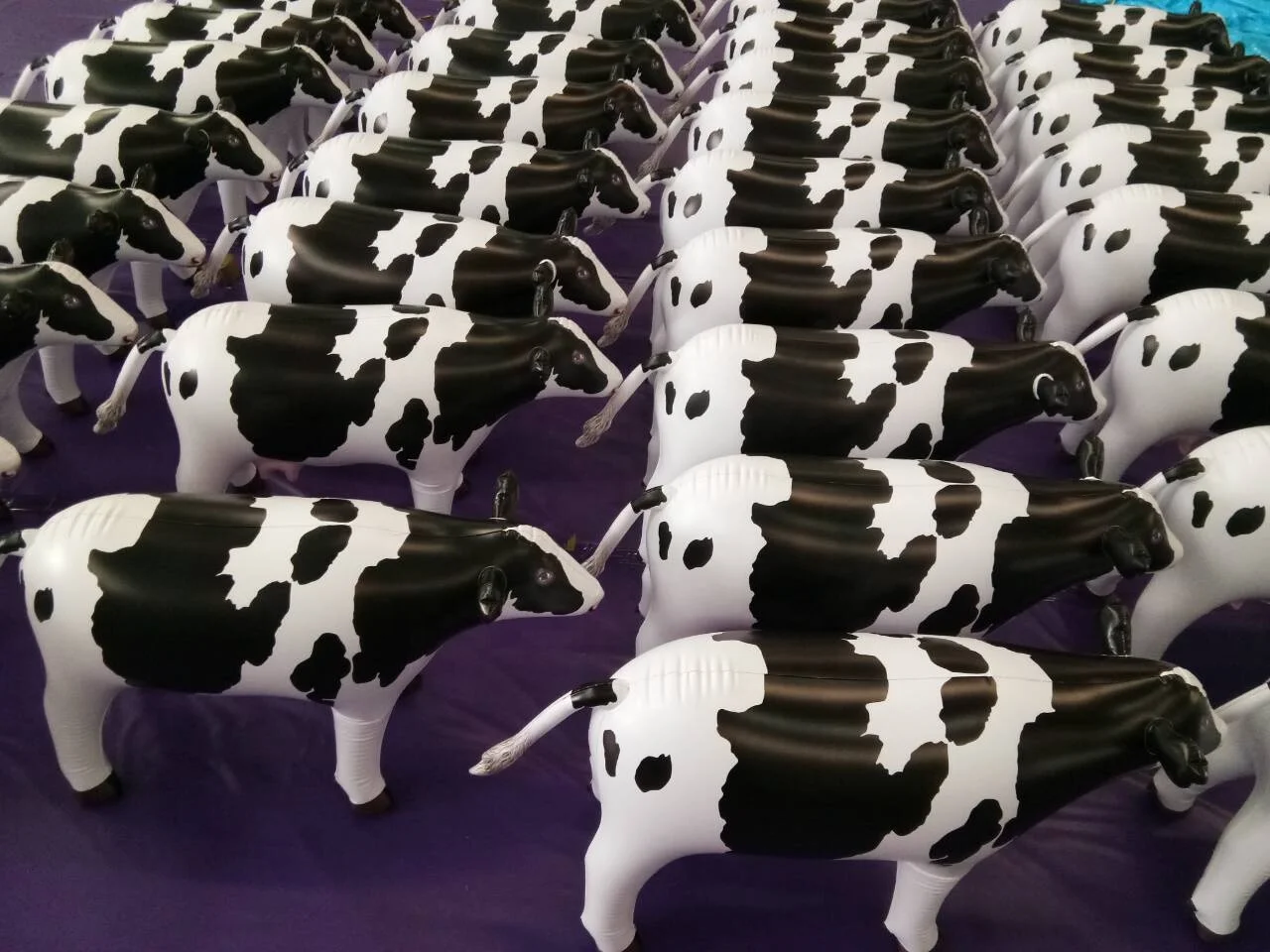 Plastic PVC Inflatable toys Milka Cow inflatable animal toy Stuffed Animal giant blow up Amazon hot sale theme party decor