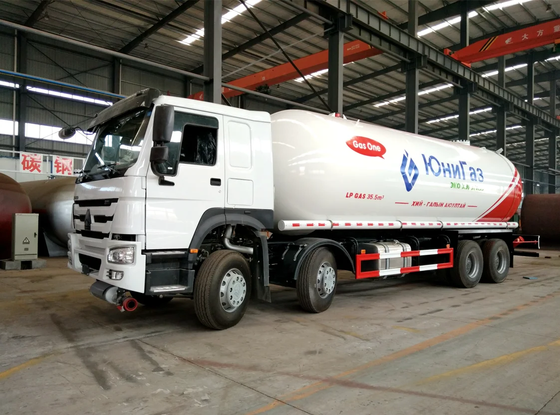 35.5m3 Sinotruk  8*4 HOWO LPG Gas Tanker Trucks for Sale