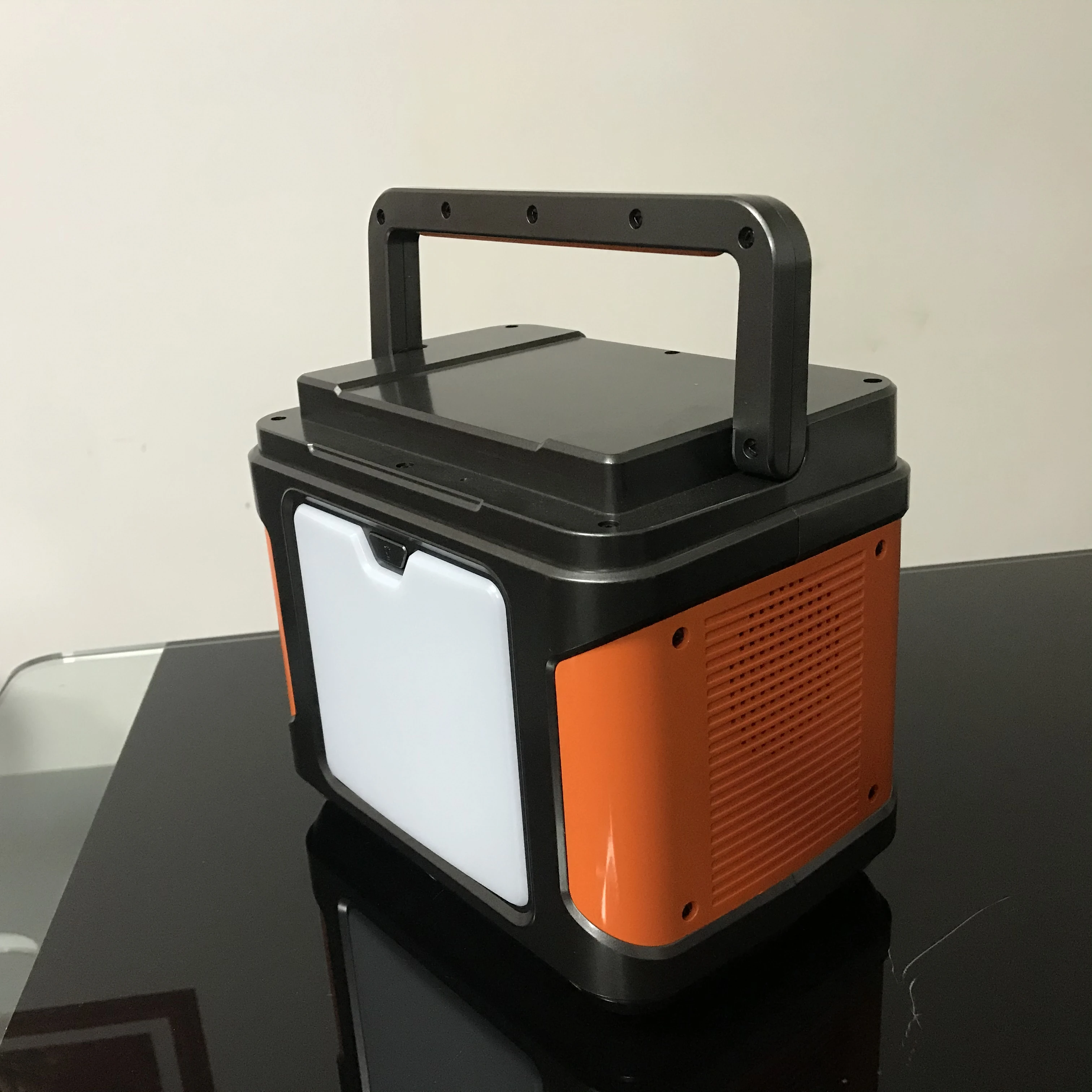 OEM factory custom lithium ion polymer DC output 12-16v 10a  AC output power 300w  QC3.0 quick charge 5V/2A, 9V/2A, 12V/1.5A