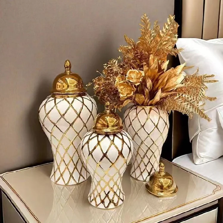 In StockModern Home Decor Electroplating Temple Jar Ceramic European Porcelain Vase Light Luxury Helloween Glitter Stone Vase