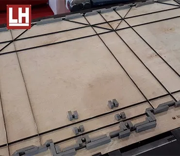 Small model LH-800ES  automatic die cutting machine for rigid box making