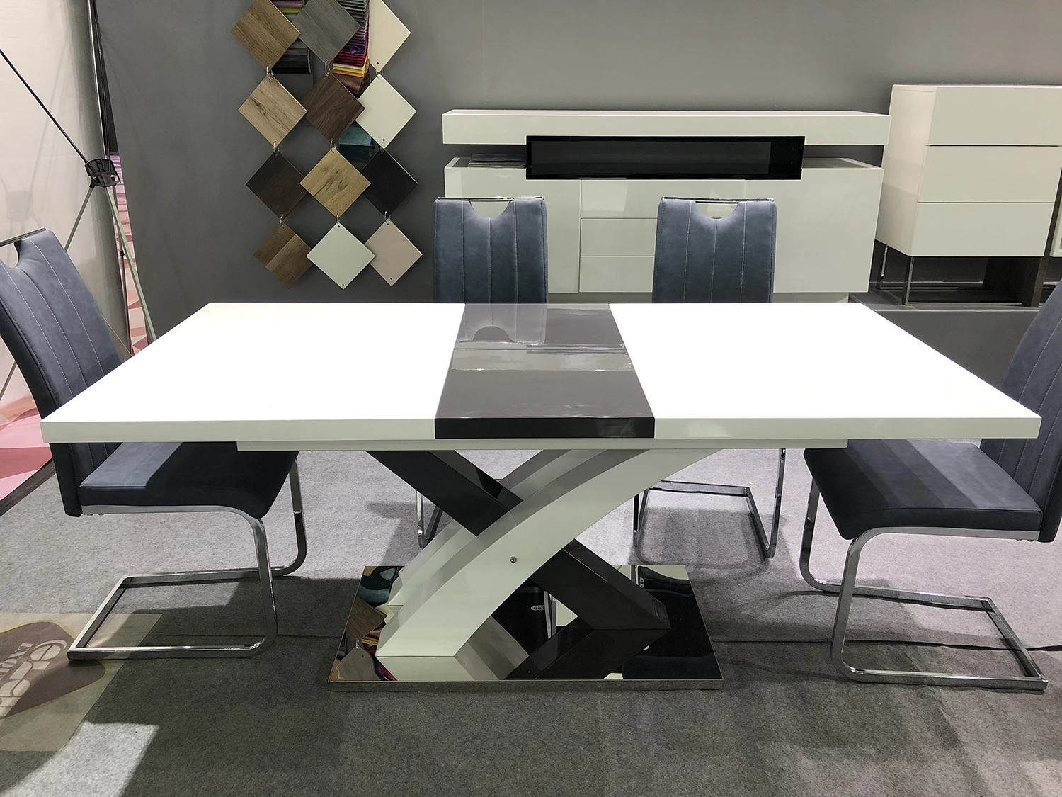 Разумная цена, горячая Распродажа, прямоугольные выдвижные высокие глянцевые окрашенные обеденные столы из МДФ для кухни