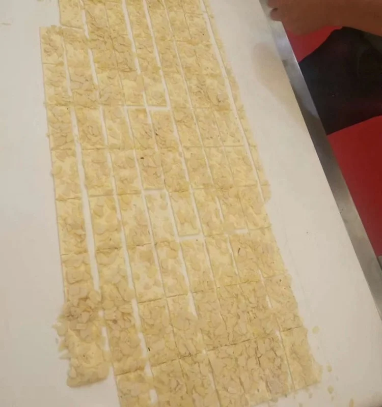 
croissant dough sheeter machine price in China 