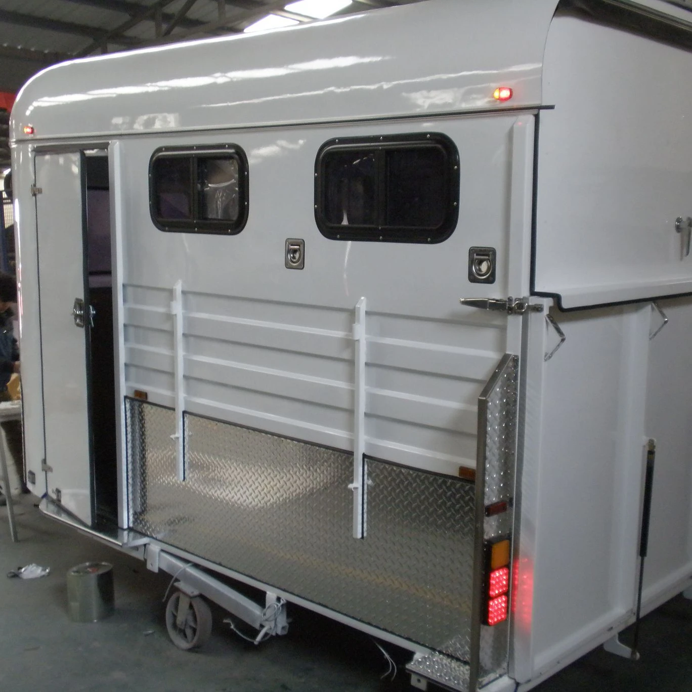 Hot sale Australia 2 horse straight load trailer camping trailers for sale custom-made accepted