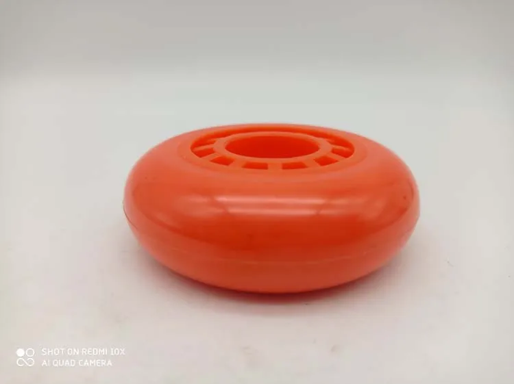 Factory Wholesale High Quality 70x23 Orange PU Skate