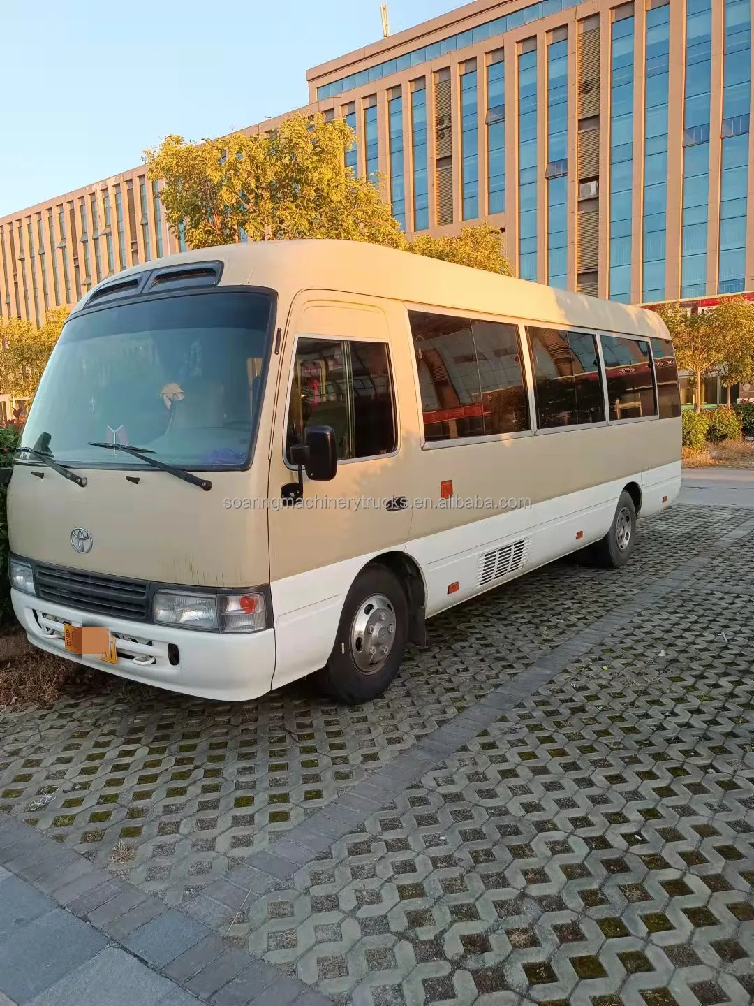 New Used Diesel Cars Toyota 28-30 Seater Seats Coaster Bus for Sale Mini Bus Manual Drive Euro 3 for Sale