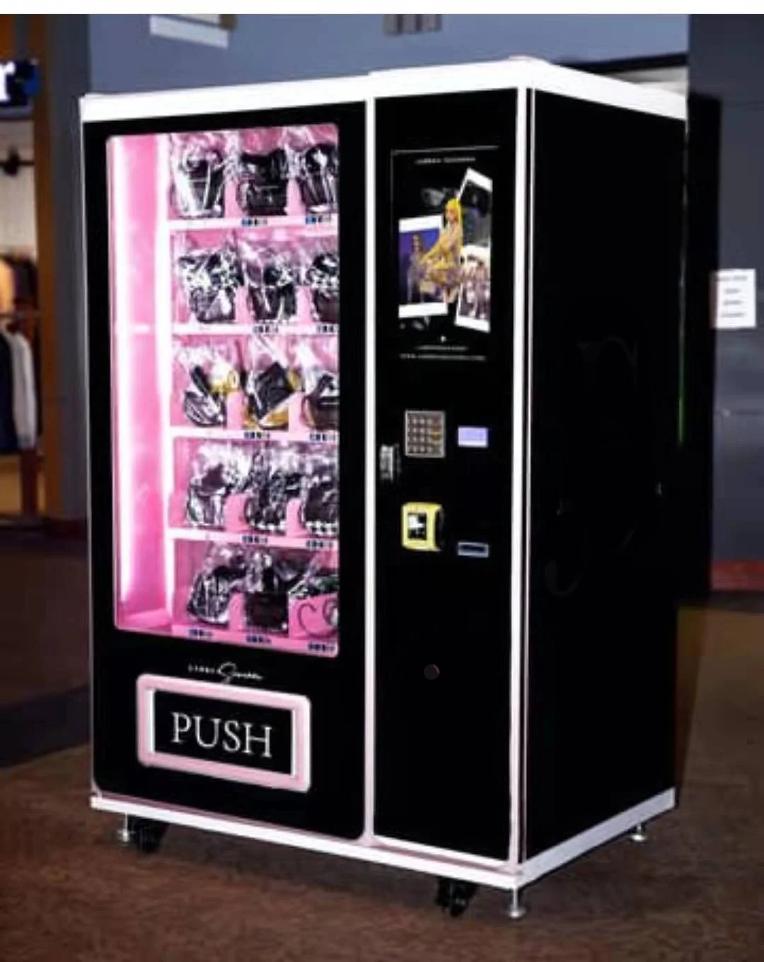 Zhongda Smart Digital Touch Screen Vending Machine for Clothes Cosmetics