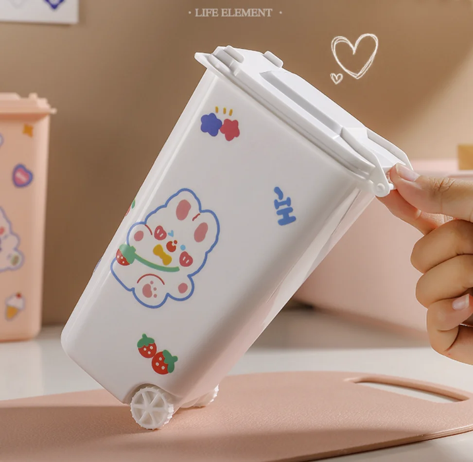 Mini waste bin Pen holder trash can desktop trash organizer plastic cute pen holder with wheels