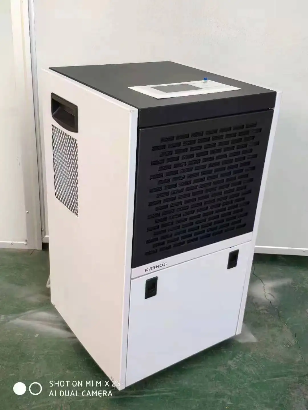 2022 Wholesale portable commercial or industrial metal housing dehumidifier at 60liters R410a PD601B
