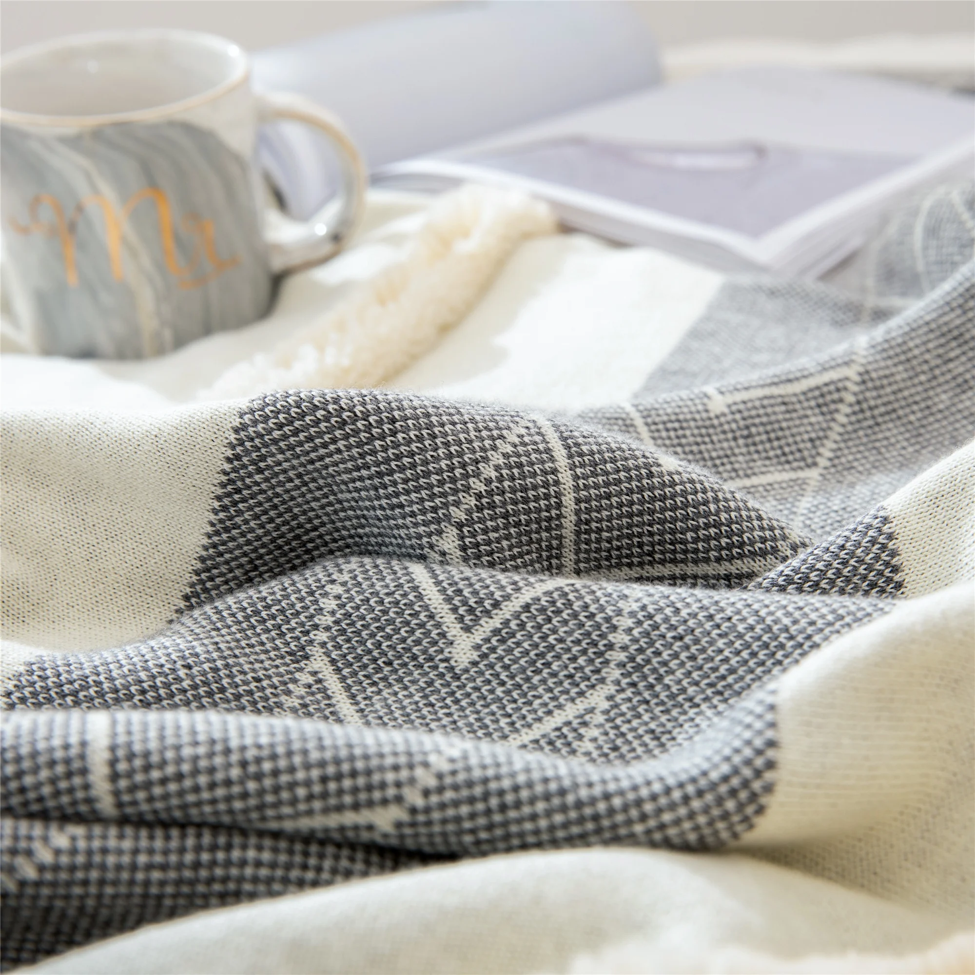 Hot OEM Comforter Cozy King Size Throw Blanket Designs For Summer