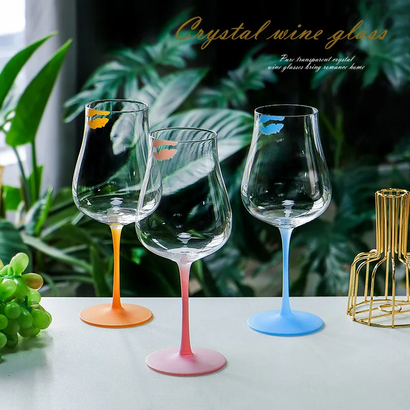 Modern Creative Red Wine Glass Big Belly Goblet with Custom Logo Color Lip Print Gift Made from Crystal Glass