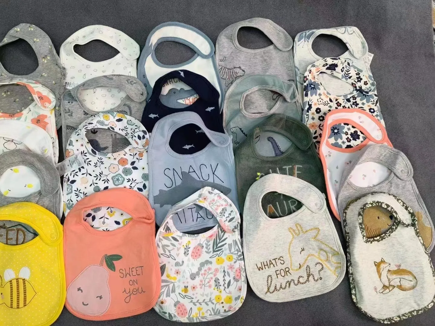 Branded stock wholesale baby wears children garment stock lots baby clothing bibs stocks