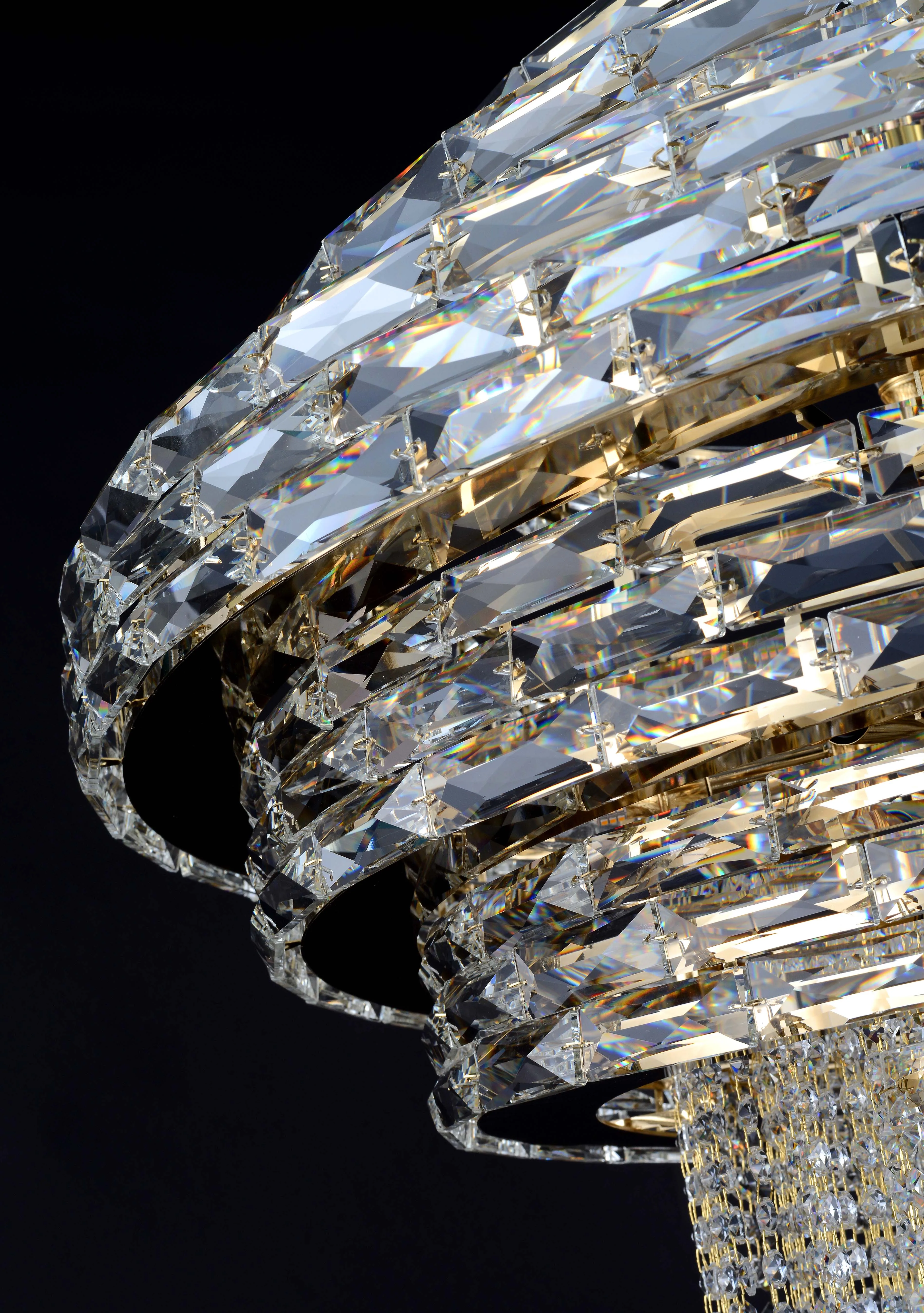 Custom luxury K9 crystal ring chandeliers Crystal beads Pendant Light for lobby hotel decoration